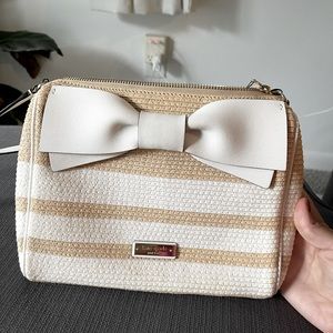 White and cream Kate Spade crossbody. Perfect for summer! Barely used!